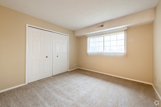 2BR, 2BA - 1135SF