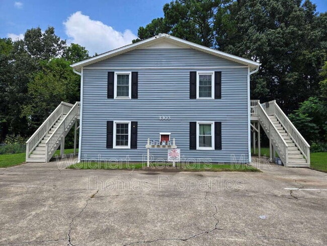 Building Photo - 1303 Drew St Rental