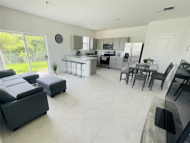 Photo - 916 SE 19th St