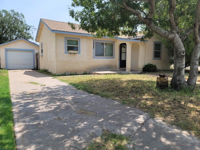 Photo - 1327 S Avenue C