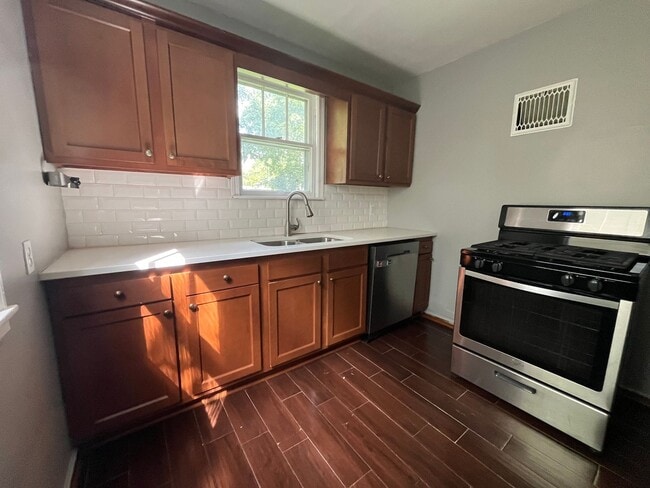 Photo - 3743 N Newton Ave