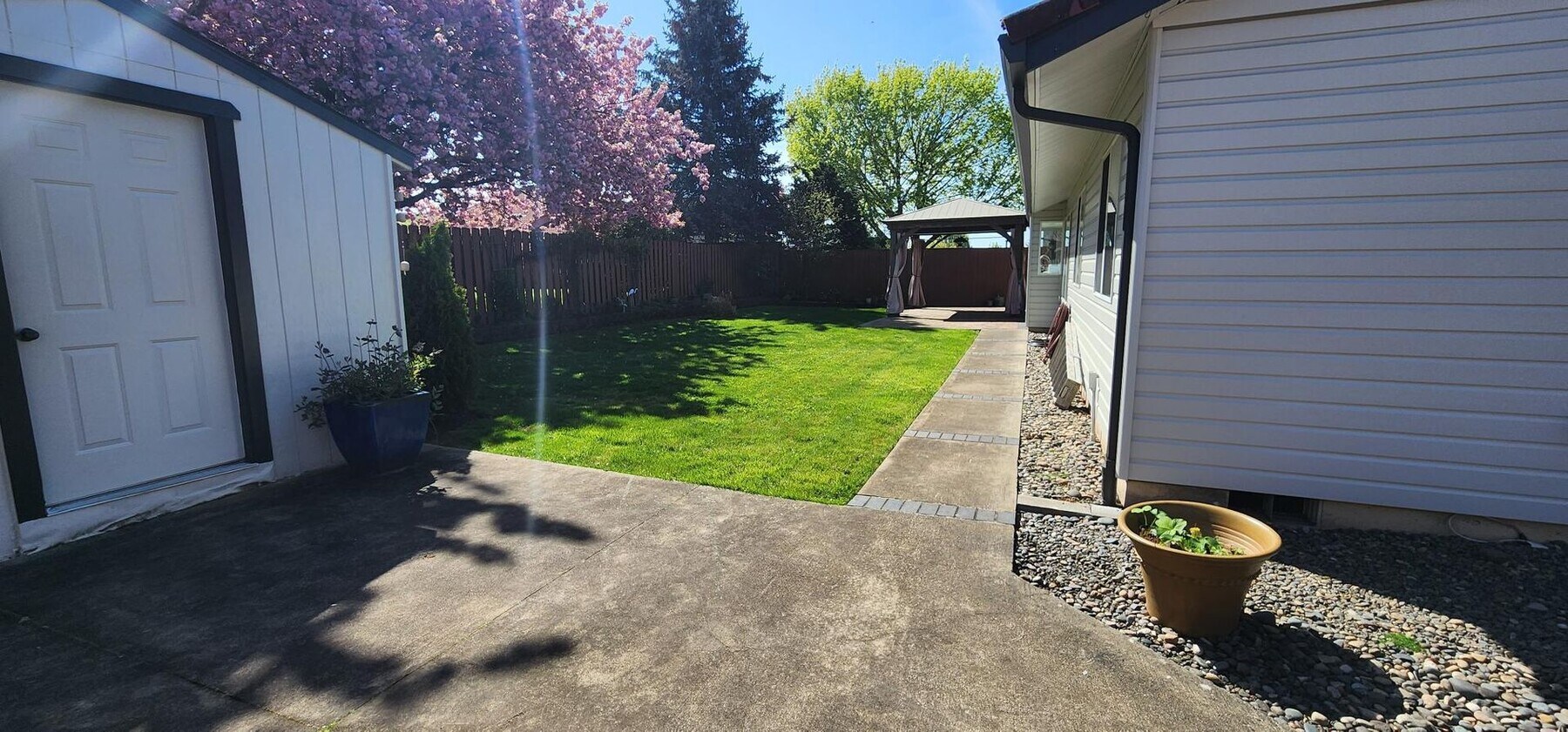 Photo - Wonderful 3 Bed 2 Bath Home with Large yards!