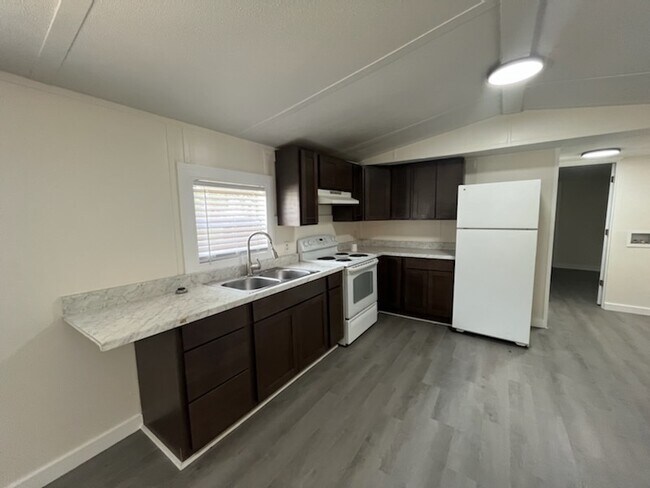 Building Photo - 678 Denton Blvd NW Rental