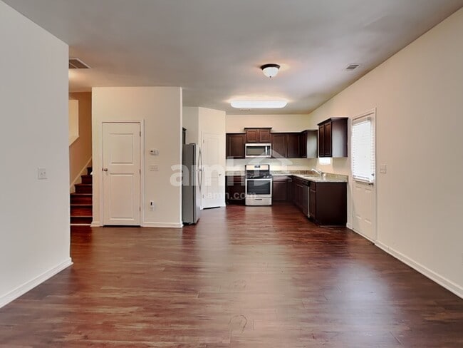 Photo - 350 Scotland Dr