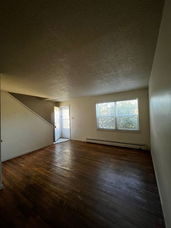 Photo - 1415 W 4th Ave