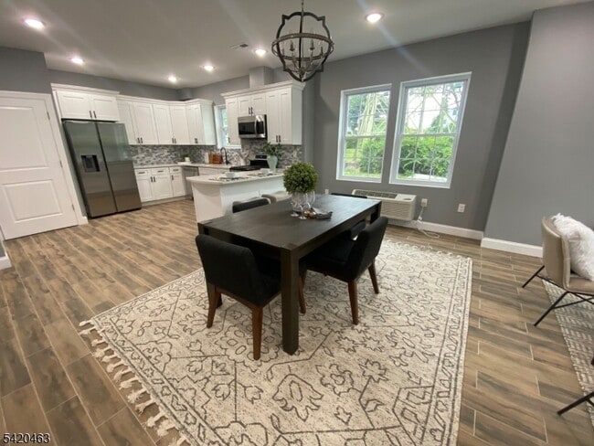 Photo - 825 Allwood Rd