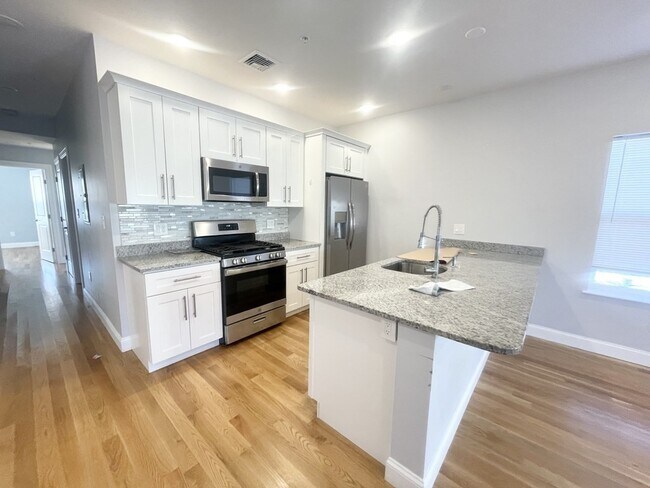 Photo - 65 Burrell St Unit 2