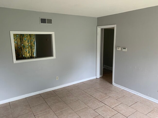 Photo - 1040 Canary Ln