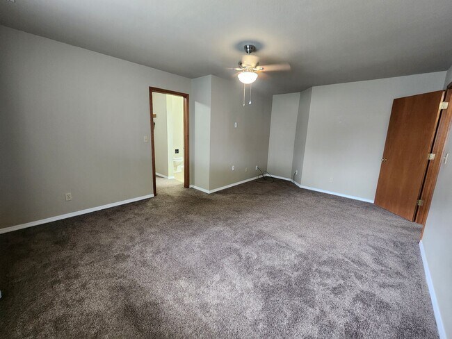 Photo - Nice Townhouse Close to Gage