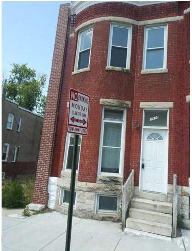 Building Photo - 1910 N Pulaski St Rental