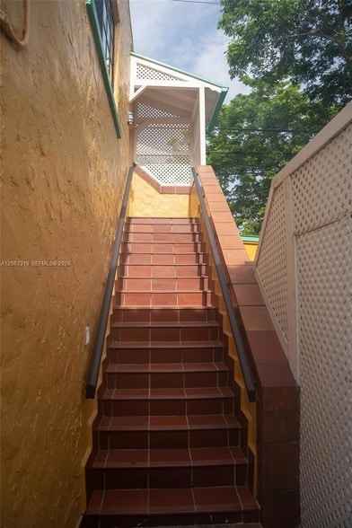 Building Photo - 1222 Salzedo St Unit 4