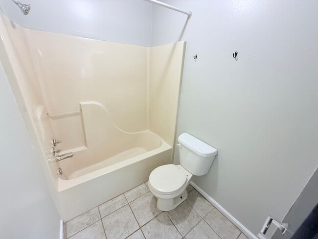 Photo - 1001 Creekside Pl