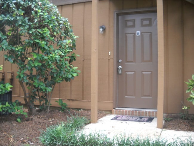 Attractive Entrance - 3751 Donovan Dr Apartamentos Unidad D