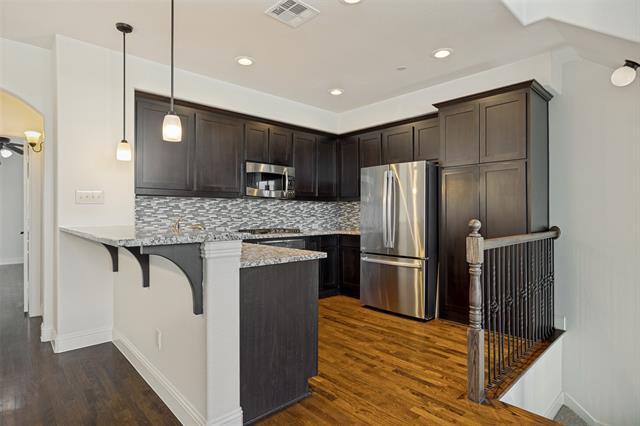 Photo - 7919 Parkwood Blvd