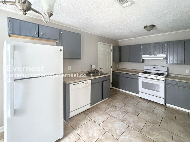 Photo - 110 Border Cir