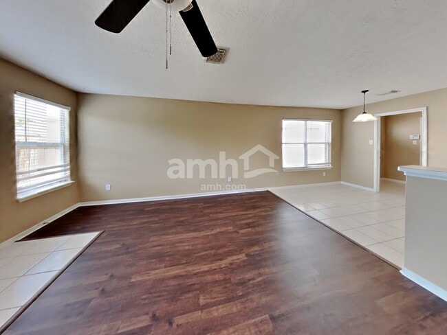 5215 Lavender Ln