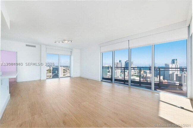 Photo - 90 SW 3rd St Unit 4004