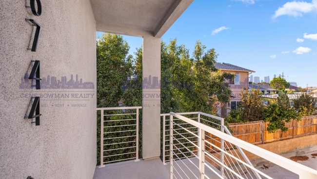 Photo - 6742-48 Waterman Ct