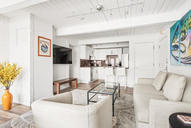 Photo - 916 E Hopkins Ave