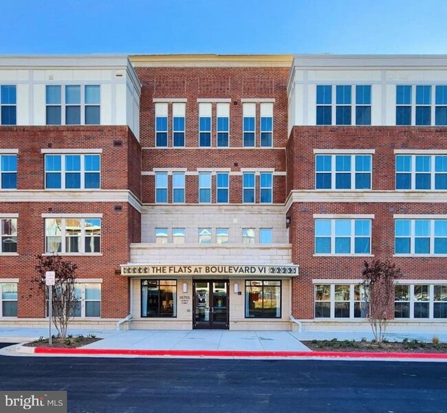 Building Photo - 10755 Fairgrounds Dr Unit 433