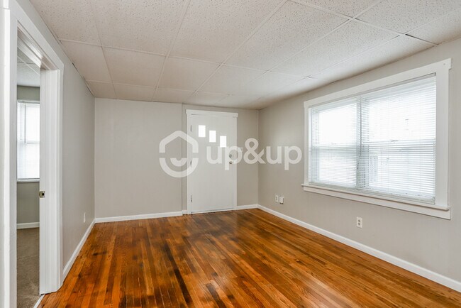 Fantastic 2bd/1ba home! Coming soon!