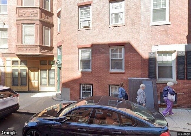 Building Photo - 17 Cooper St Unit 2