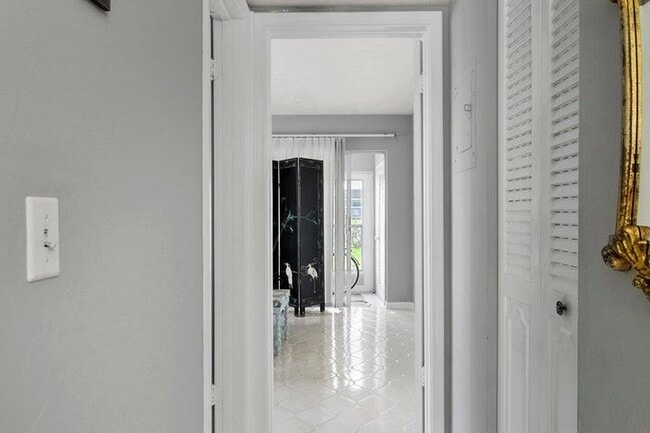 Photo - 3000 Lake Osborne Dr Unit 107