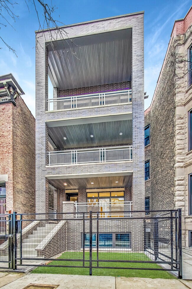 Photo - 1042 S Oakley Blvd Apartments