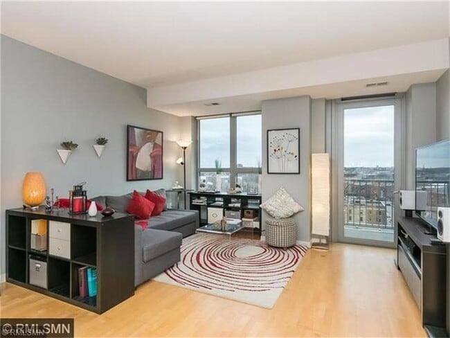 Building Photo - 929 Portland Ave Unit 1011