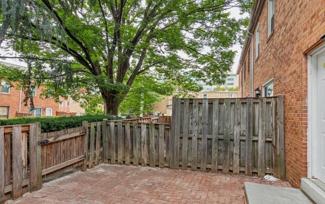 Photo - 412 N Washington St