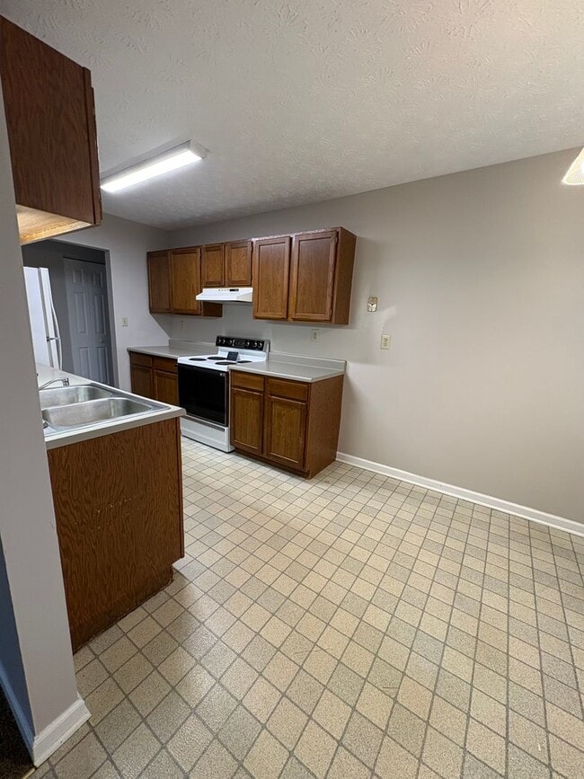 Photo - Spacious 2 Bedroom Duplex on Dale Drive!