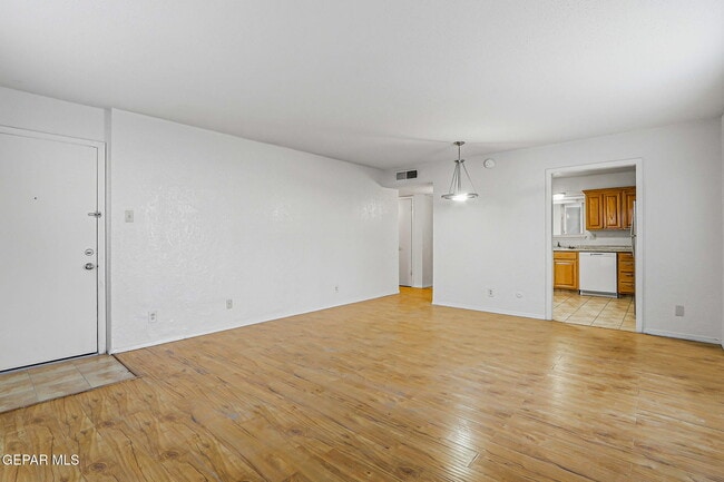 Photo - 4433 N Stanton St Unit I 405