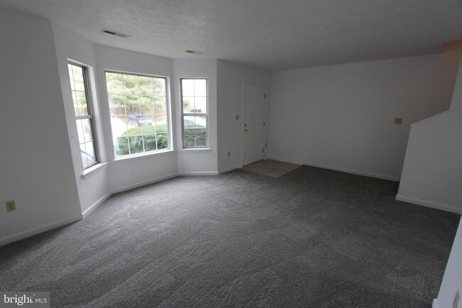 Photo - 160 Stadium Cir