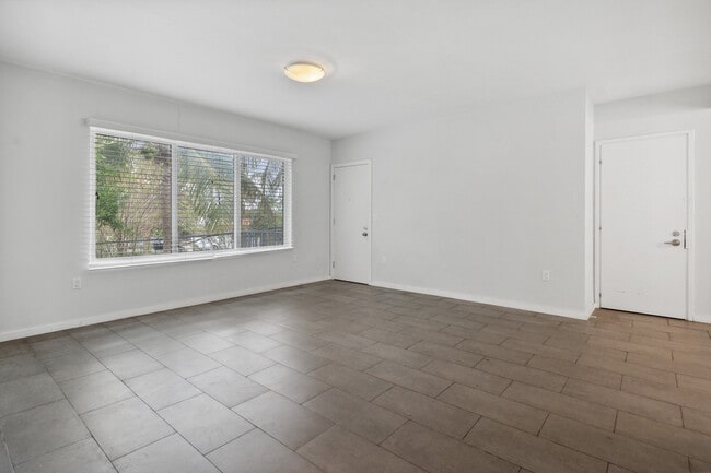 Photo - 8501 Hawthorne Ave Unit # 4