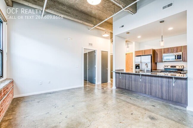 Building Photo - 4800 Brown St Unit 308