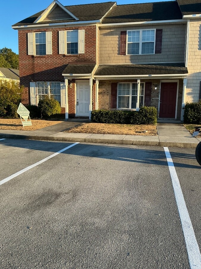 Photo - 403 Springwood Dr