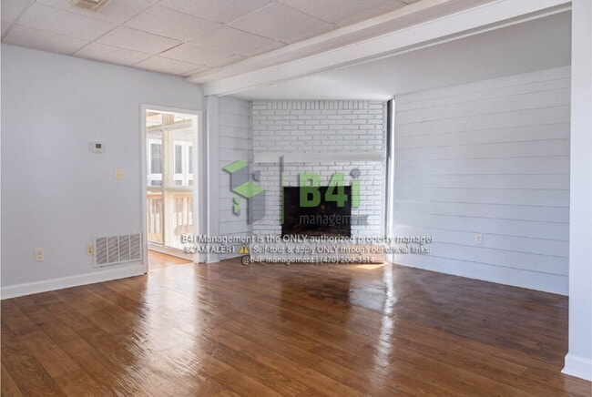 489 North Ave