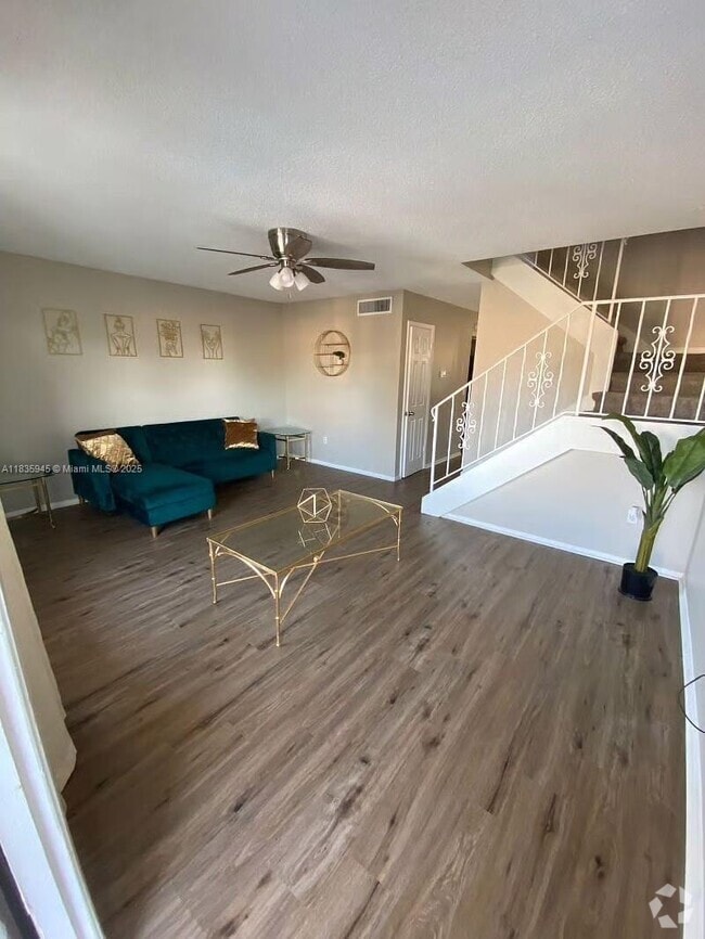 Building Photo - 6060 Village Cir N Unit 6060 Rental