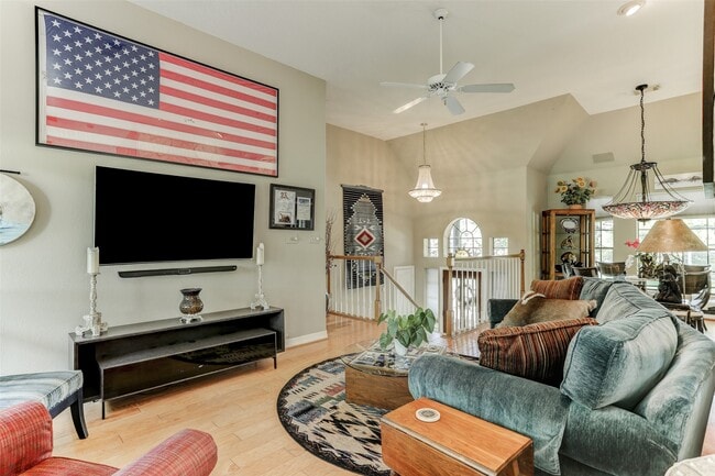 Photo - 1706 Country Squire Dr