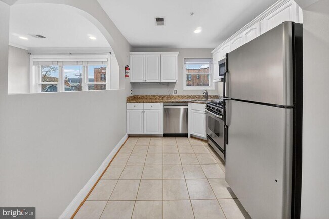 Photo - 401 Evarts St NE Unit 304