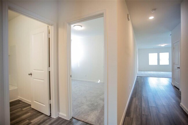 Photo - 1628 Escondido Dr