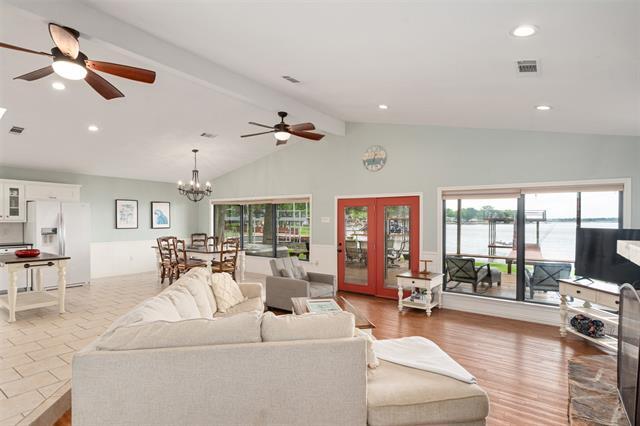 124 Harbor Dr