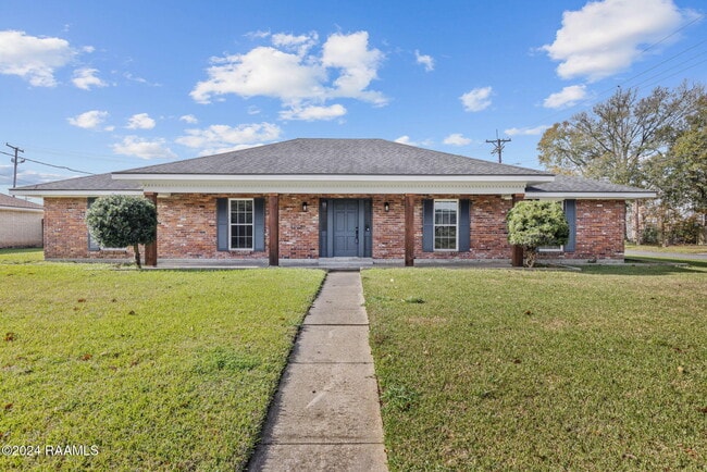 Photo - 300 Robert Lee Cir House