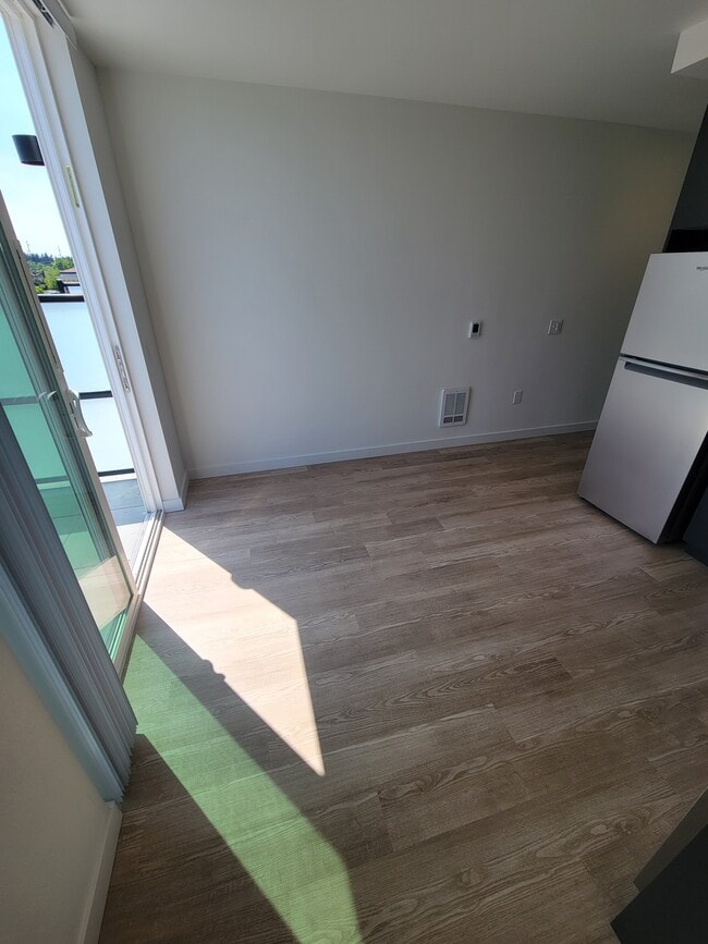 #409 Open 1BD, 1BA - 381SF Kitchen