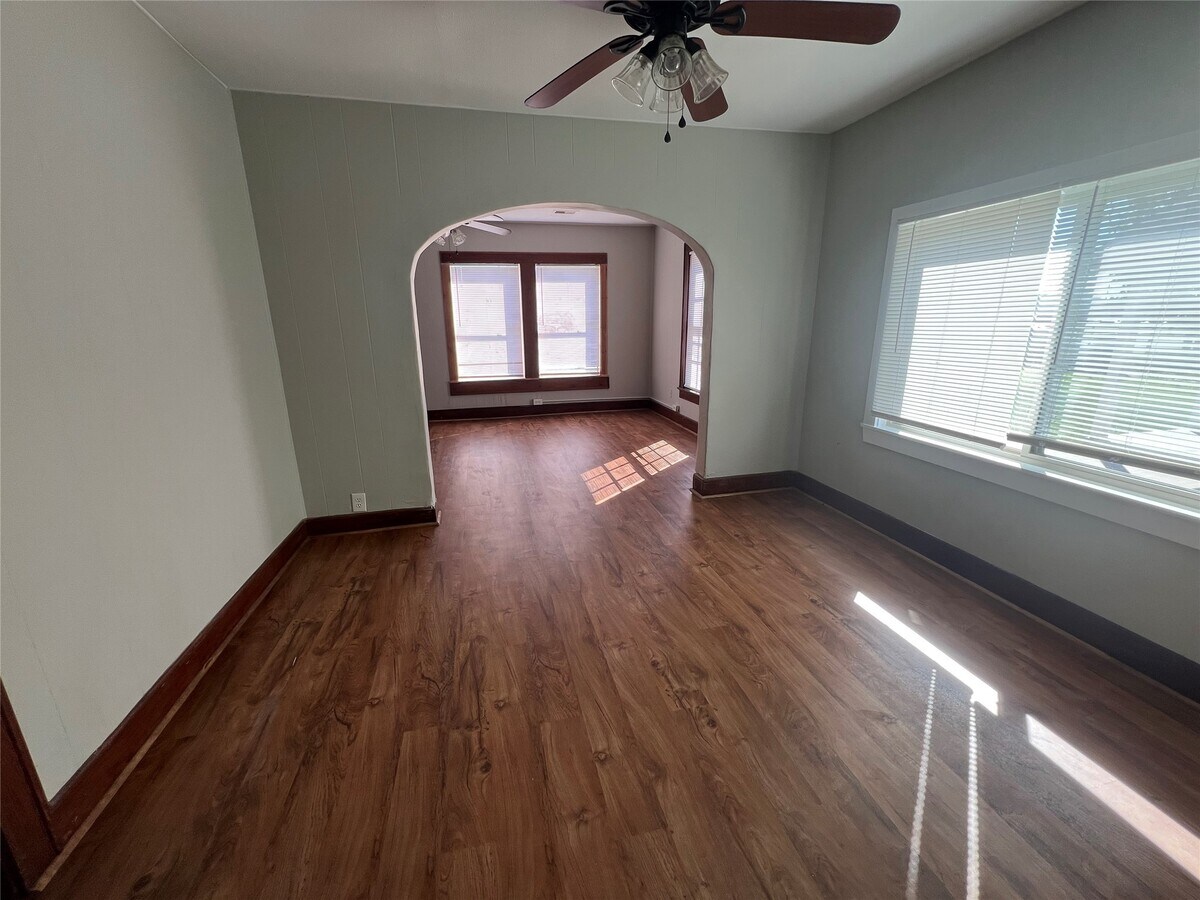 Photo - 514 10th Ave N