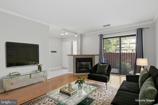 Photo - 2369 Southgate Square