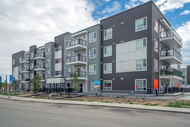 Photo - 33 Carringham Gate NW