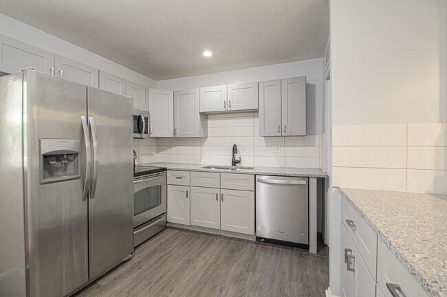 Photo - 10810 Ewing Ave