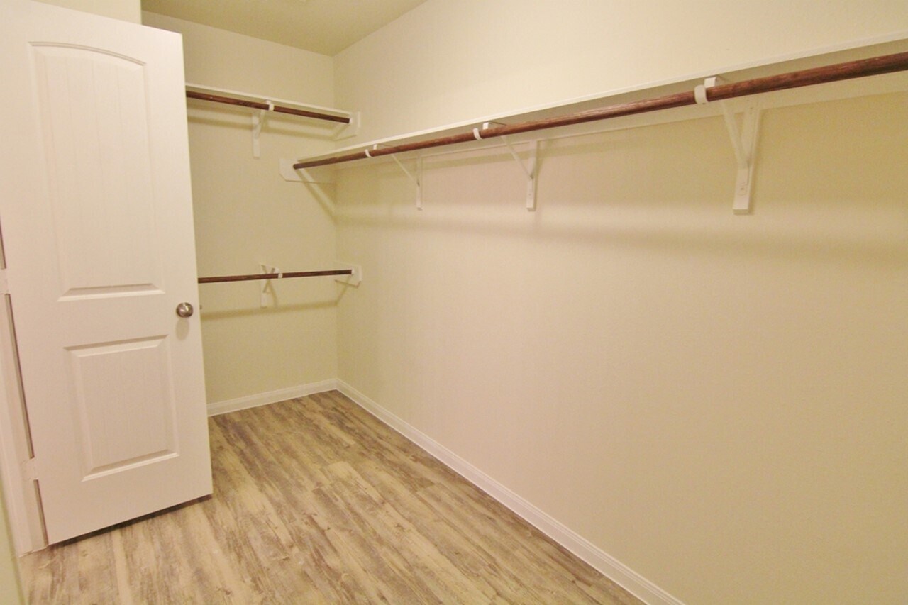 Photo - 18 Leisure Shore Ct