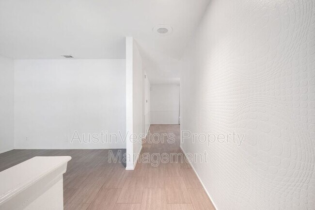 Photo - 8600 Clarewood Cir